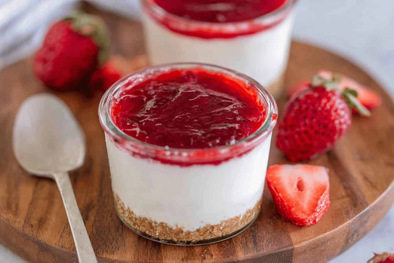 Healthy no bake cheesecake cups