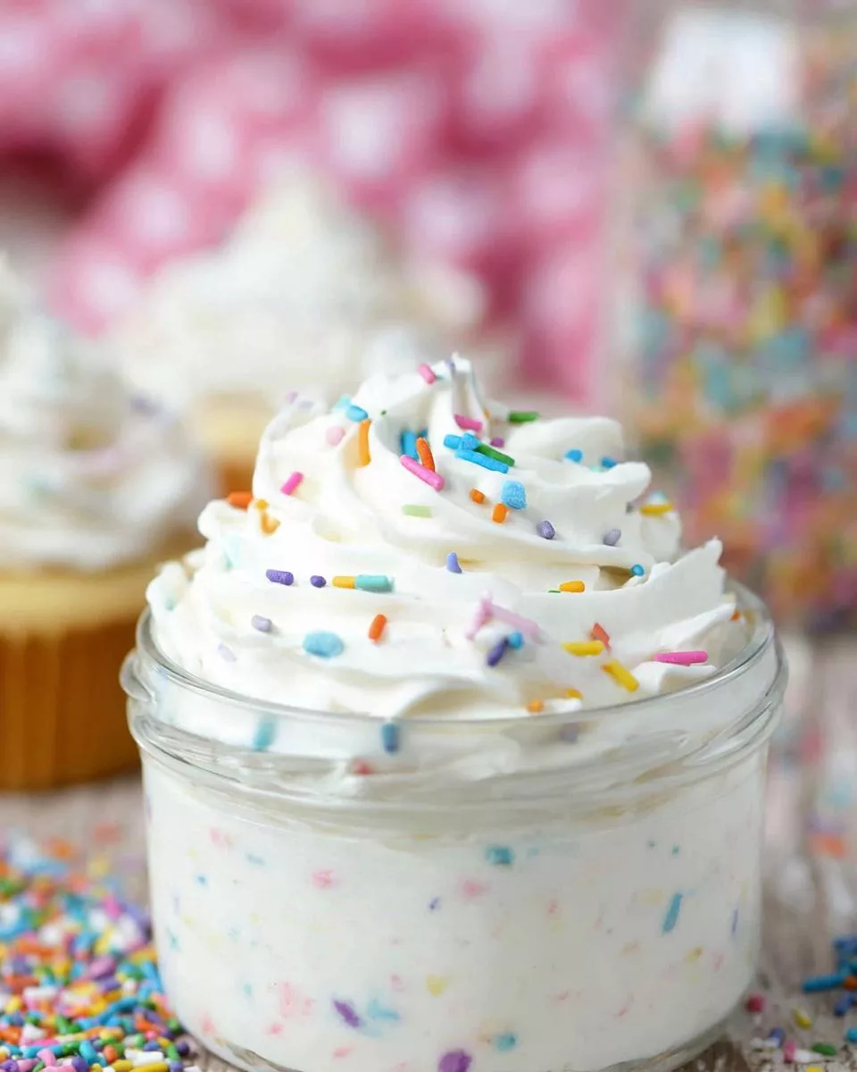 Cake Batter Whipped Cream - detail 1