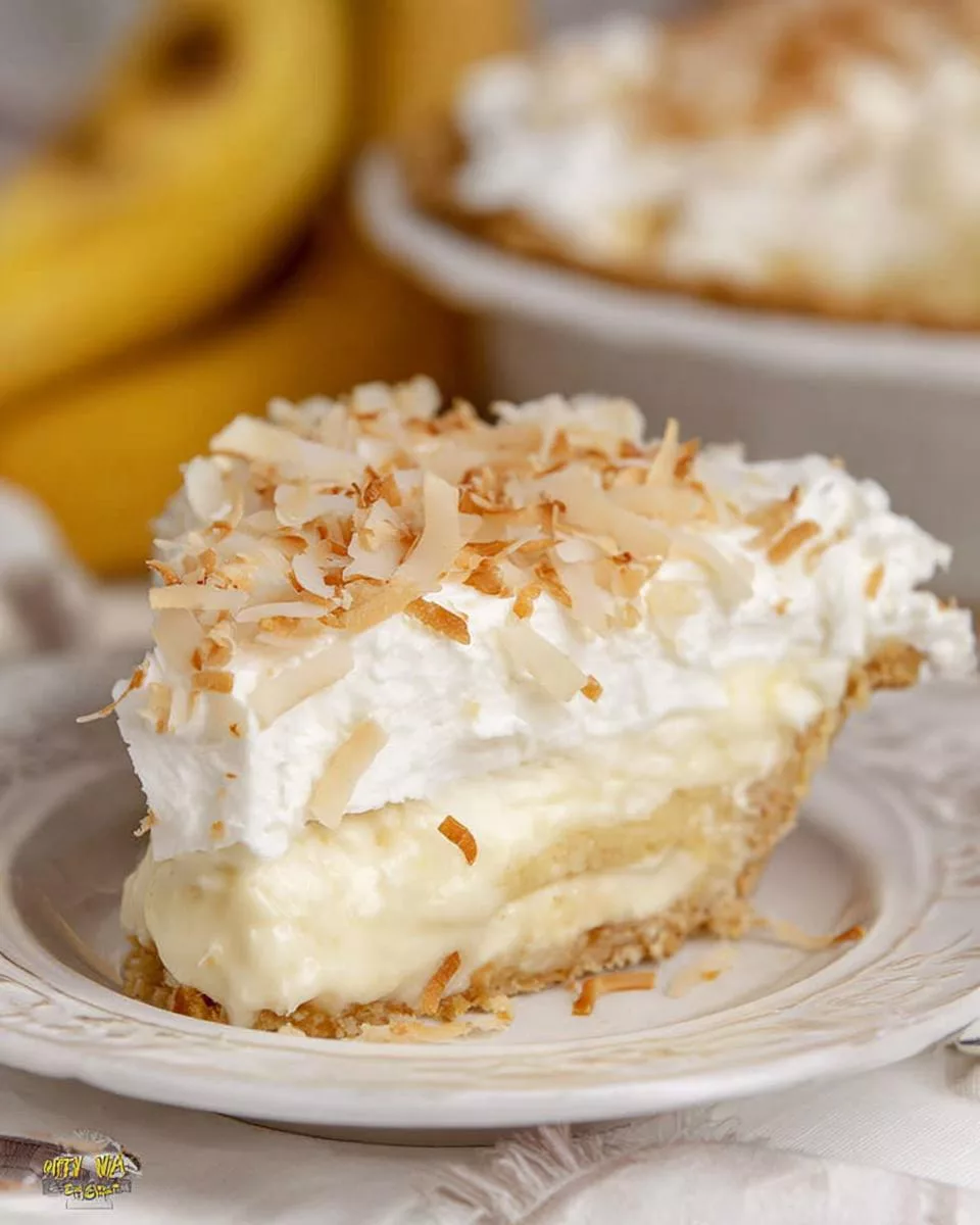 Coconut Banana Cream Pie - detail 2