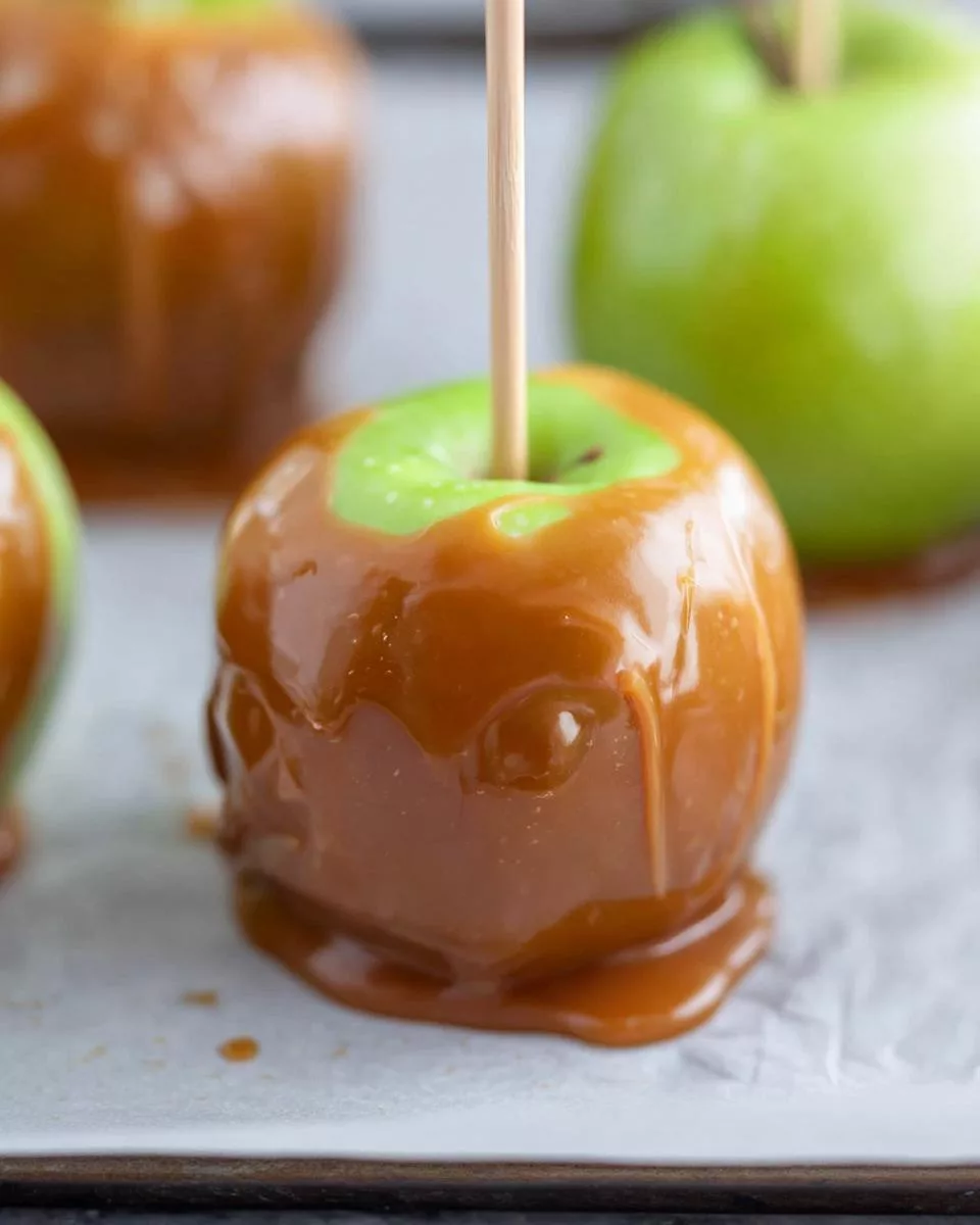 Homemade Caramel Apples - detail 2