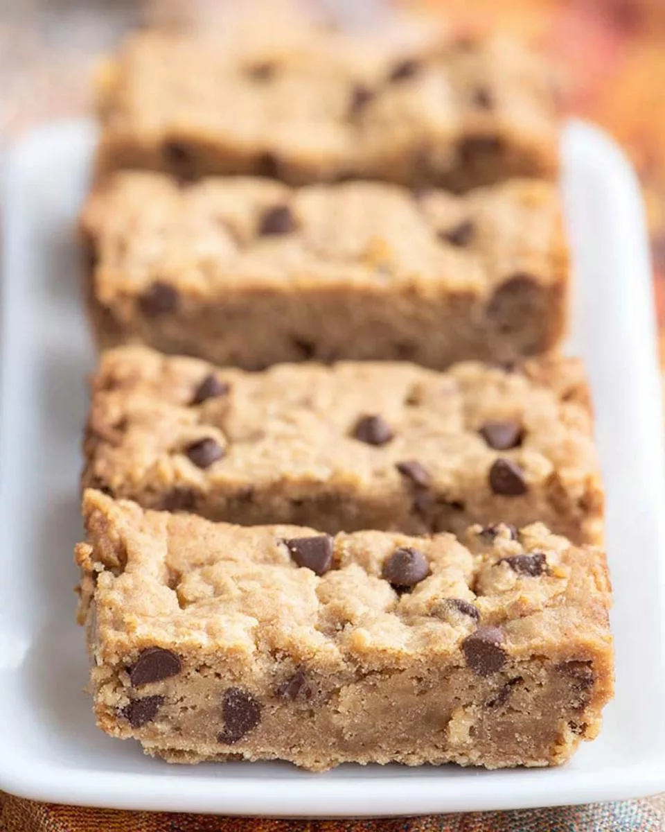 Peanut Butter Chocolate Chip Cookie Bars - detail 2