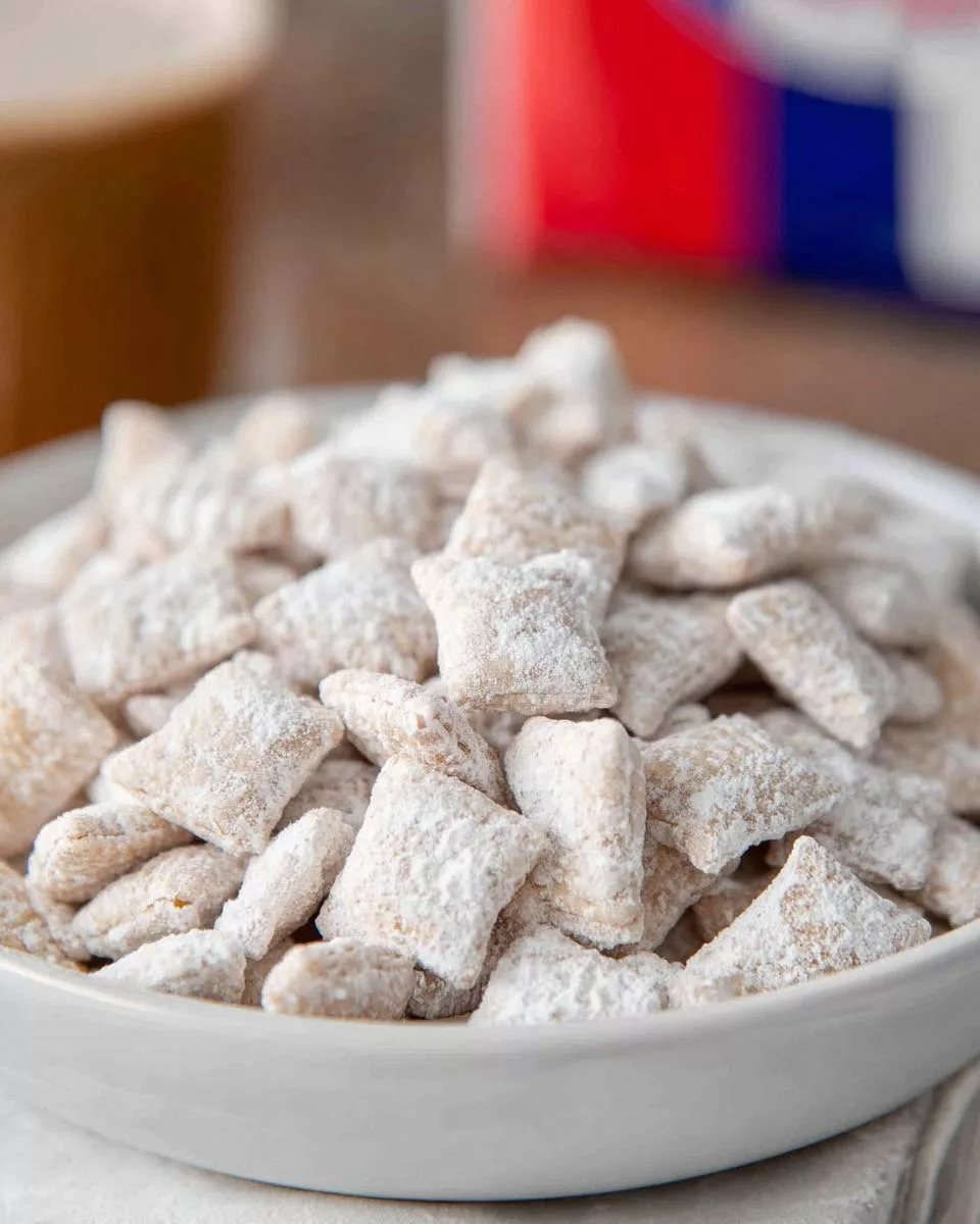White Chocolate Puppy Chow - detail 1